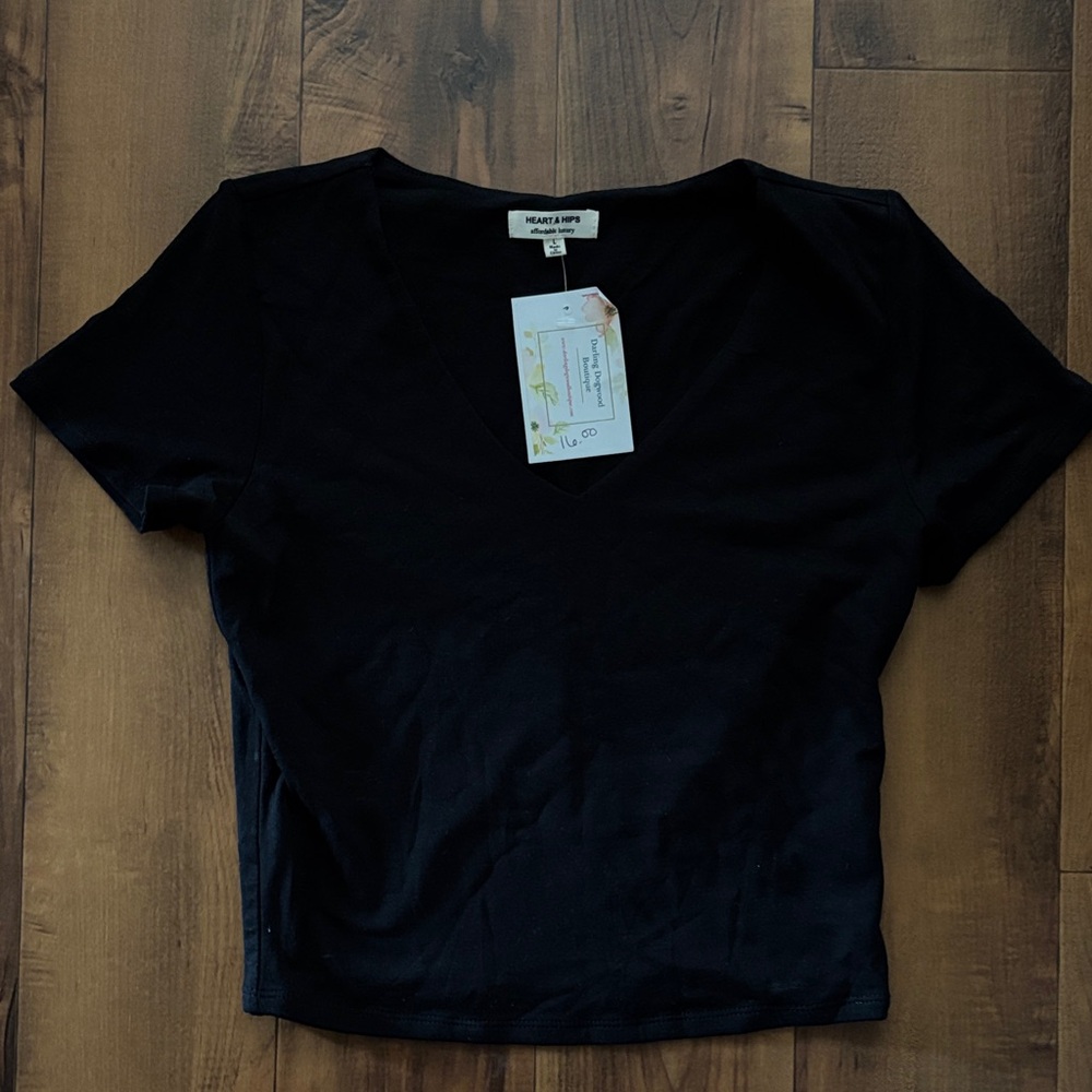 Heart Hips Black V-Neck Short Sleeve Crop Top